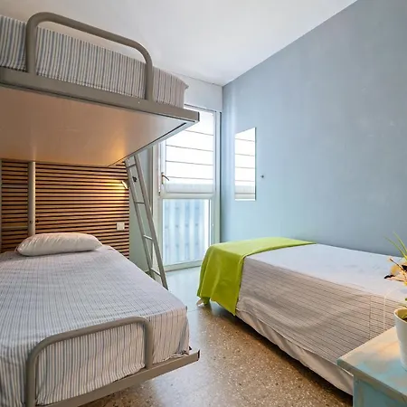 Apartment And Pool Cambrils