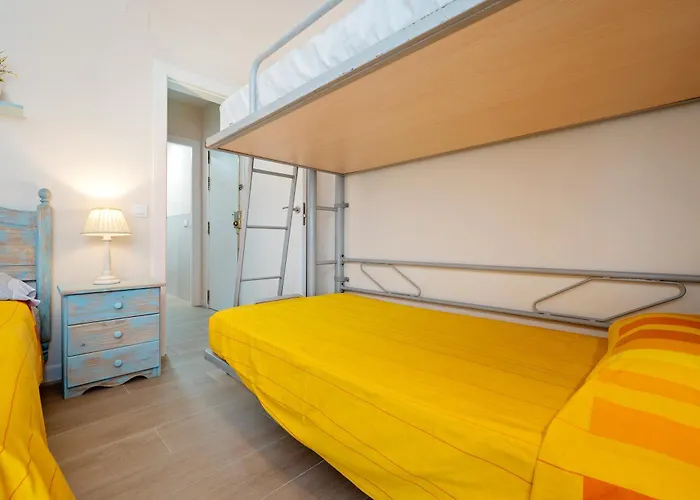 Daire And Pool Cambrils