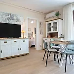 And Pool Apartment