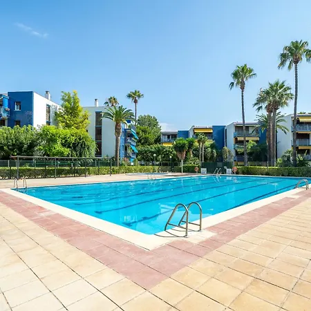Apartment And Pool