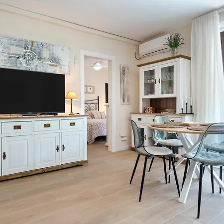 And Pool Apartman