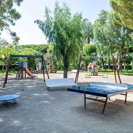 And Pool Cambrils